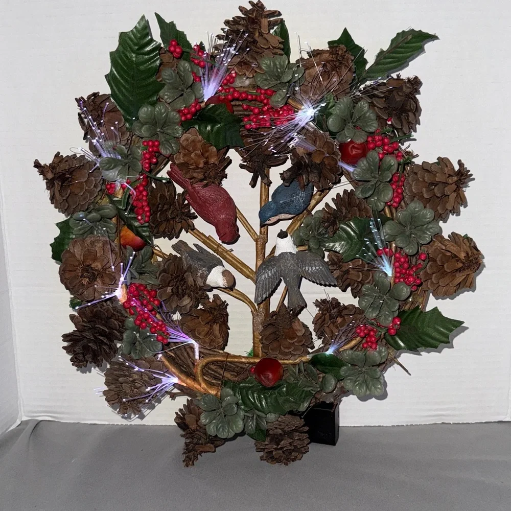 Fiber Optic Holiday Wreath Birds Accorn Holly Berries Color Changing Vintage